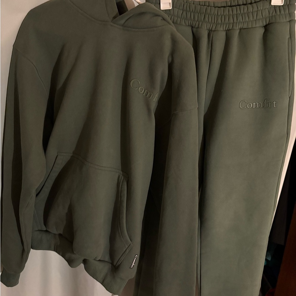 Comfrt Forest Green Minimalist Set